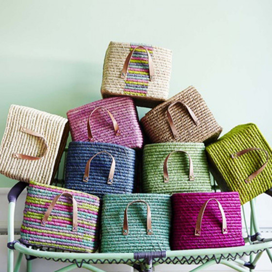 Cube de rangement en raphia beige