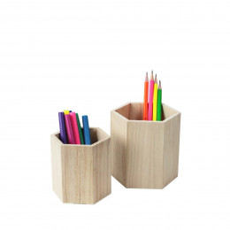 2 pots à crayons hexagonaux en bois