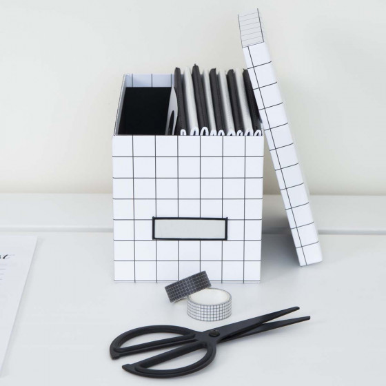 Boîte à CD quadrillée avec étiquette