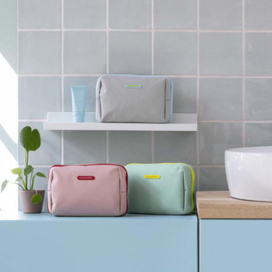 Trousse de toilette compacte