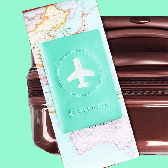 Protège passeport turquoise brillant
